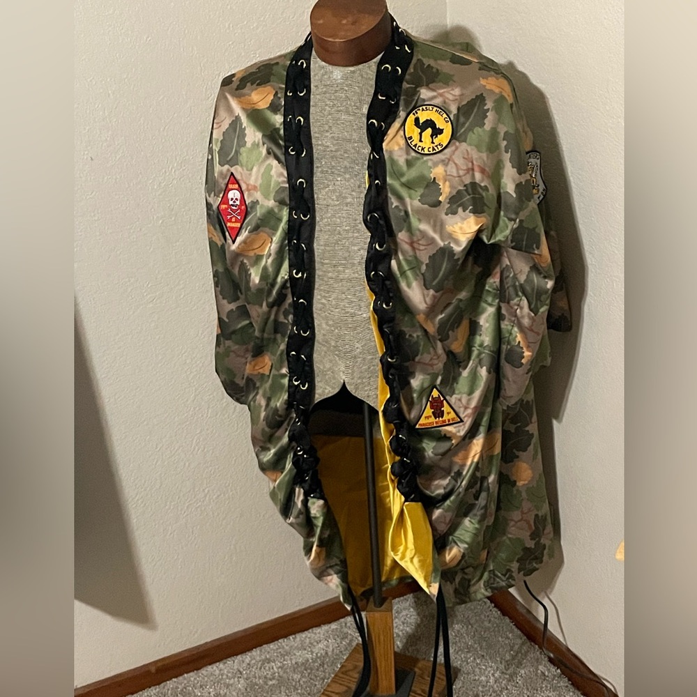 Diamond Supply Co. Kimono. Medium.